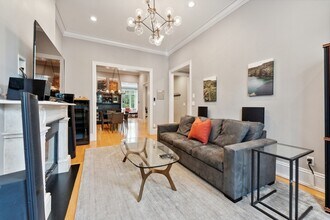 546 Columbus Ave, Unit 1 in Boston, MA - Foto de edificio - Building Photo