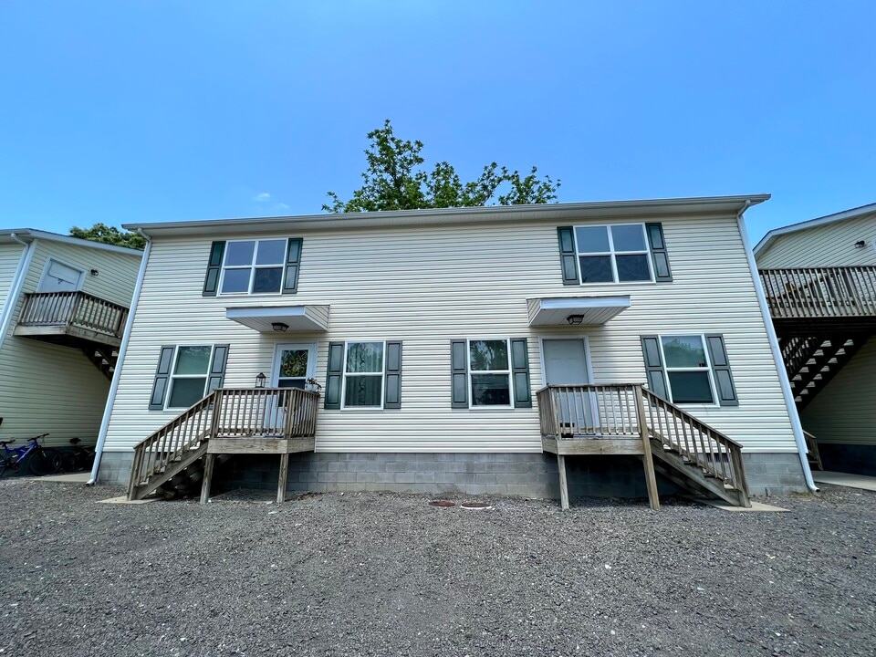 34 Private Road 15, Unit 43 Private Drive 15 in South Point, OH - Building Photo