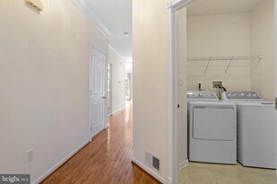 54 Nestlewood Way in Princeton, NJ - Building Photo