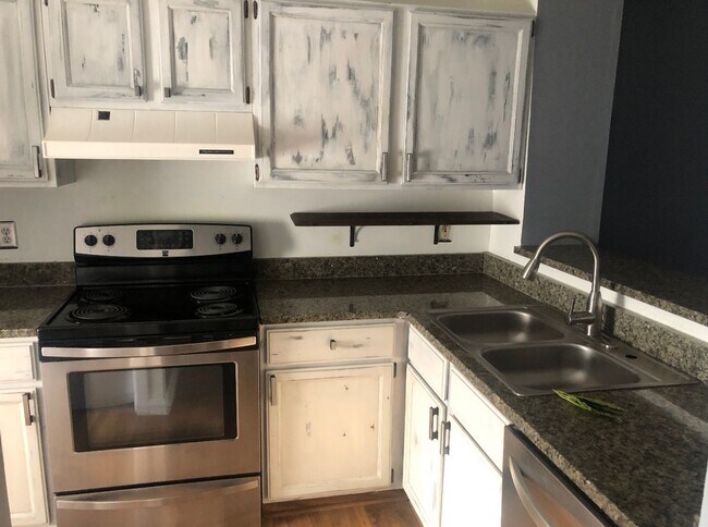 670 Shadywood Ln in Knoxville, TN - Building Photo - Building Photo