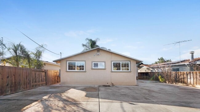 663 Los Padres Blvd in Santa Clara, CA - Building Photo - Building Photo