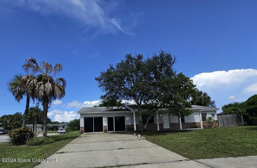 2197 Barna Ave in Titusville, FL - Foto de edificio