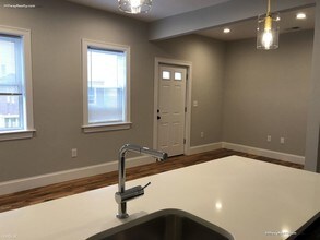 38 Crescent Ave-Unit -Apt 3 in Boston, MA - Building Photo - Building Photo