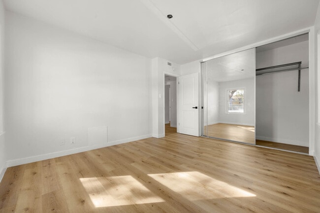 8802 Belford Ave in Los Angeles, CA - Building Photo - Building Photo