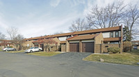 Village Park Townhomes in Southfield, MI - Foto de edificio - Building Photo