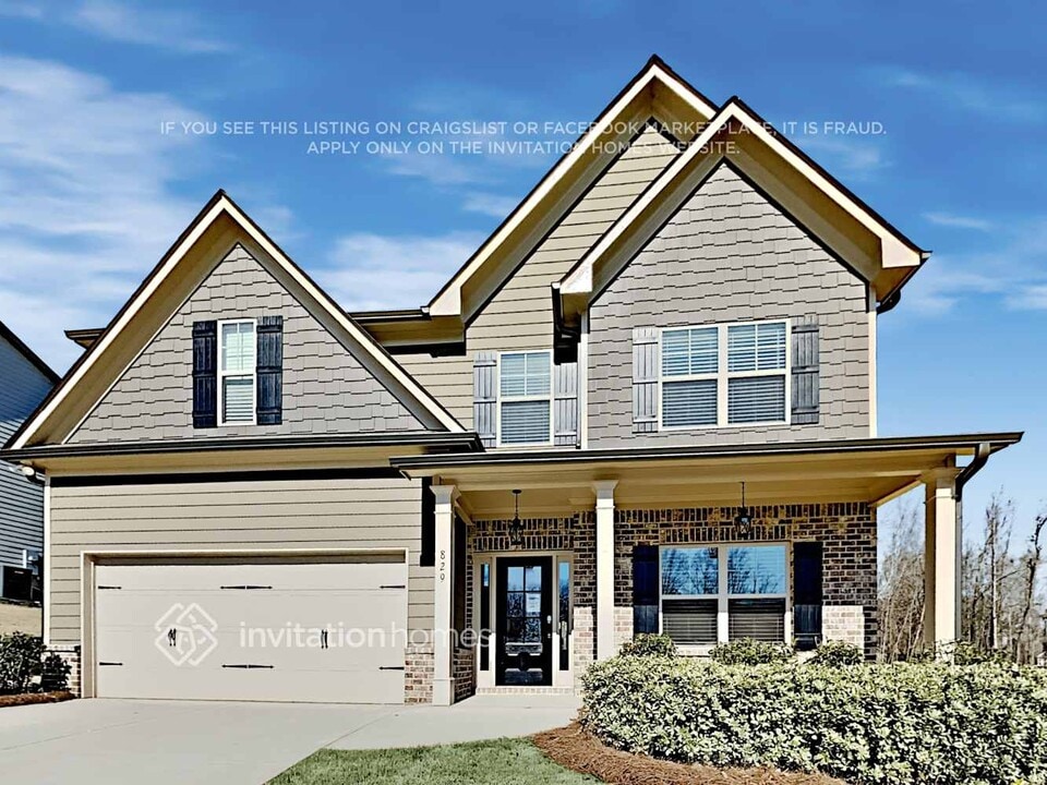 829 Joy Dr in Hoschton, GA - Building Photo