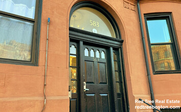 583 Beacon St, Unit B in Boston, MA - Foto de edificio - Building Photo