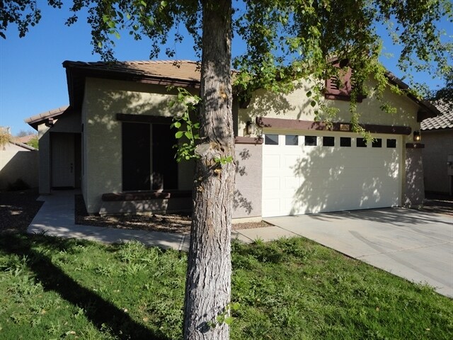 3862 S Stallion Dr in Gilbert, AZ - Building Photo