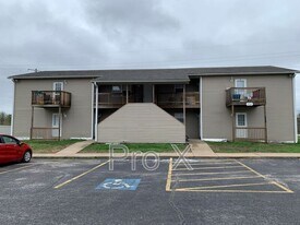 4569 E Zora St in Joplin, MO - Building Photo