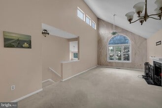 5 Mill Run W in Hightstown, NJ - Building Photo - Building Photo