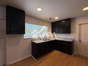 9418 Shields Dr in San Antonio, TX - Building Photo - Building Photo