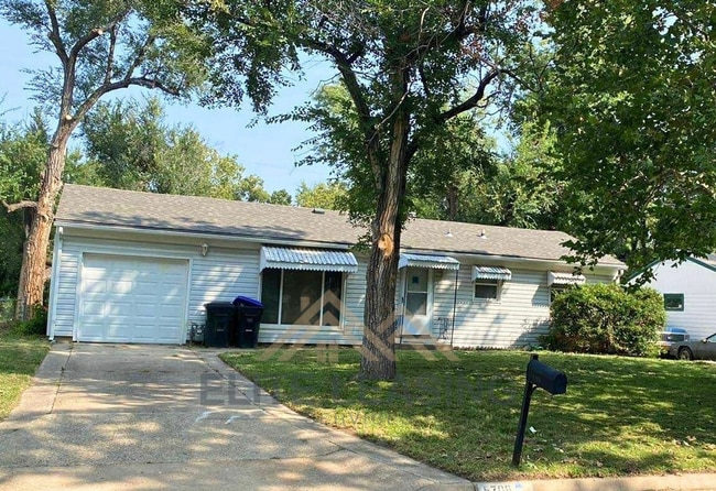 property at 5706 SW 15th St