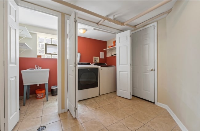 7414 S Prairie Ave, Unit 2 in Chicago, IL - Building Photo - Building Photo