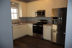 1063 Birnham Woods Blvd in Pasadena, TX - Building Photo