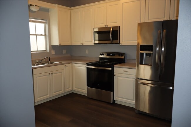 1063 Birnham Woods Blvd