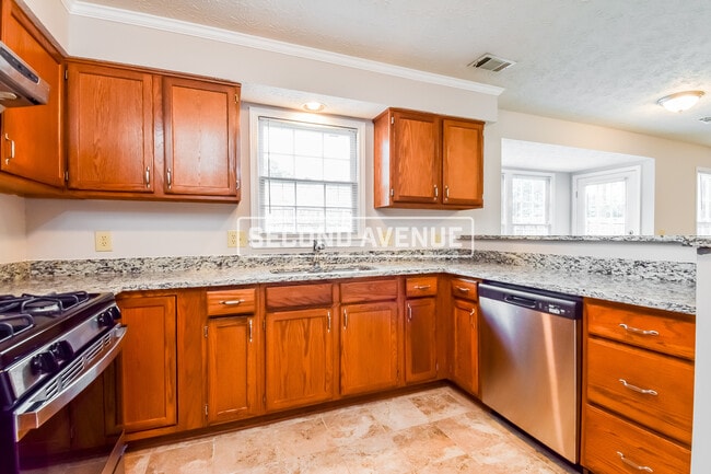 5002 Penscot Way in Stone Mountain, GA - Building Photo - Building Photo