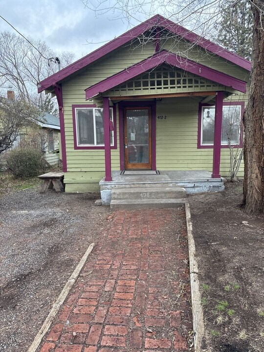 402 NW Georgia Ave-Unit -02 in Bend, OR - Foto de edificio