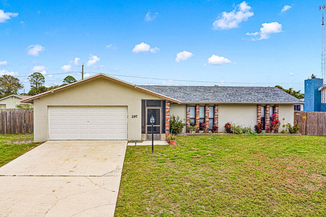 297 Harvey Ave NE in Palm Bay, FL - Building Photo