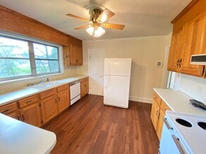 227 Parkwood Dr NW in Concord, NC - Building Photo - Building Photo