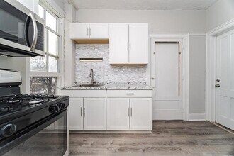 66 13th St in Troy, NY - Foto de edificio - Building Photo