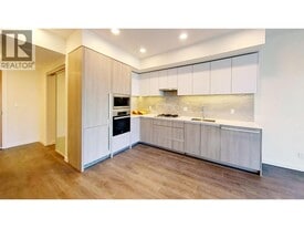 6633 Buswell St in Richmond, BC - Building Photo