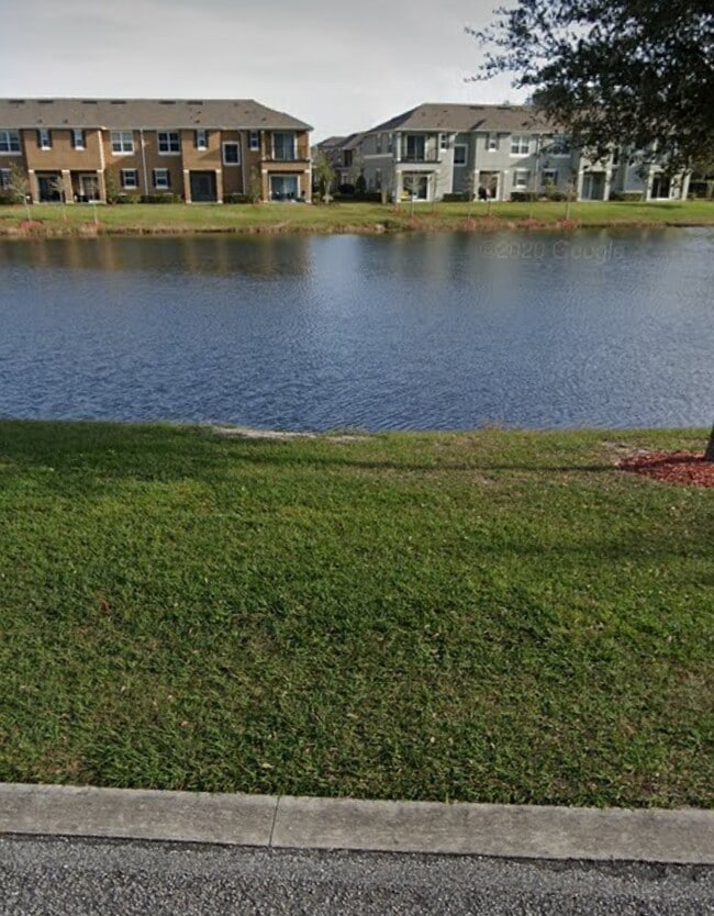 110 Masters Ln in Daytona Beach, FL - Foto de edificio - Building Photo