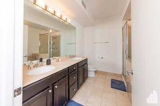 565 W Quincy St, Unit 907 in Chicago, IL - Building Photo - Building Photo