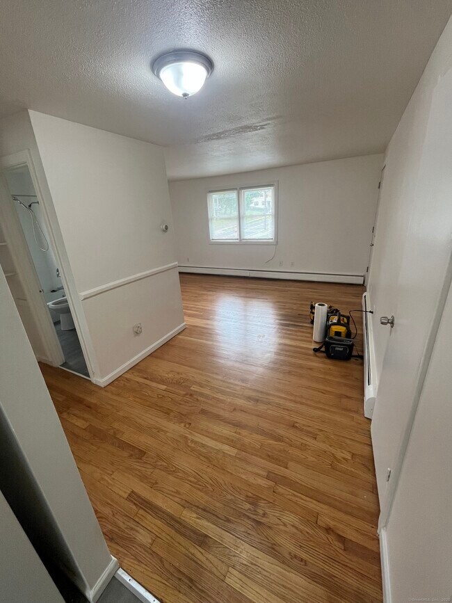 68 Warner St in Hamden, CT - Building Photo - Building Photo