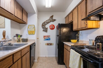 Cinnamon Ridge in Pasadena, TX - Building Photo - Interior Photo