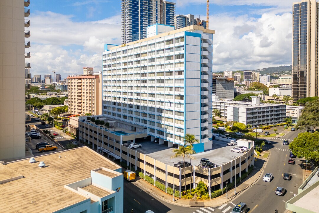 Kapiolani Terrace in Honolulu, HI - Building Photo