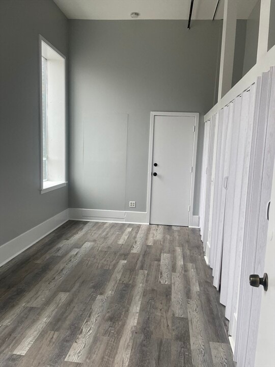 211-213-213 Worthington St in Springfield, MA - Building Photo