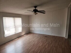 32 Misty Mountain Way in Candler, NC - Building Photo - Building Photo