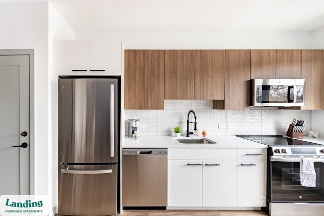 39 Railroad Ave, Unit 436 in Haverhill, MA - Building Photo - Building Photo