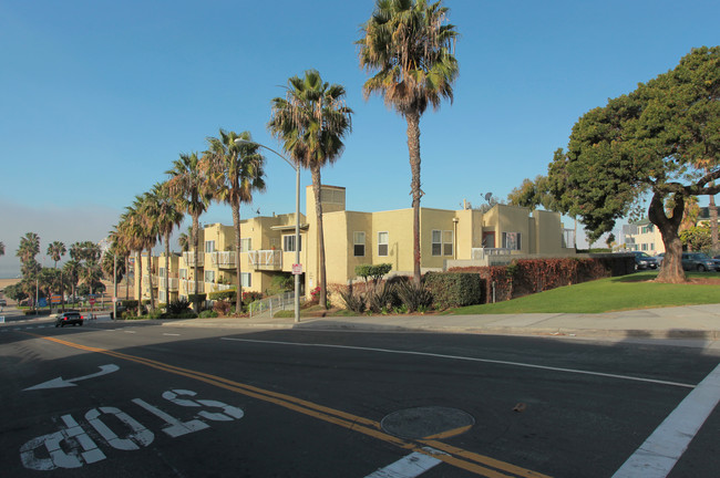 New Hope Ctyrd Santa Monica in Santa Monica, CA - Foto de edificio - Building Photo