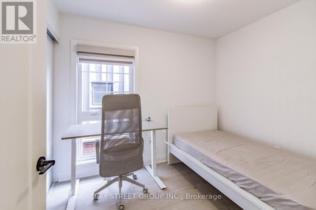 property at 114 Alton Cres