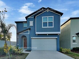 2393 Jungle Dr in Ruskin, FL - Building Photo