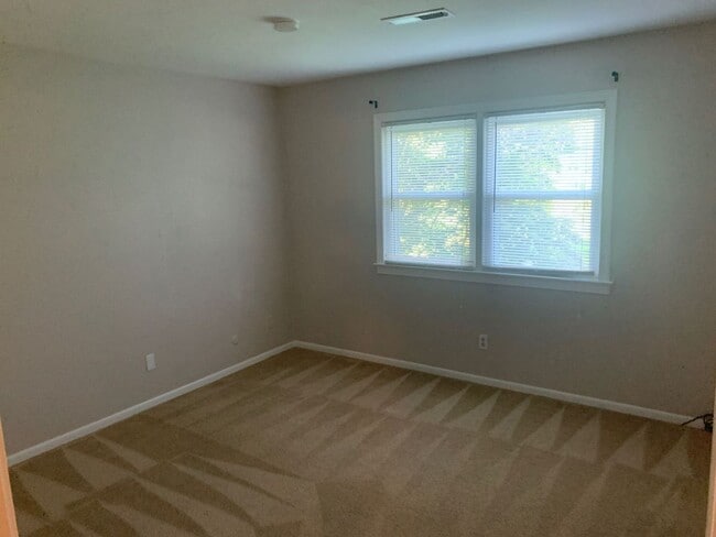 8040 Buffalo Ave in Norfolk, VA - Building Photo - Building Photo