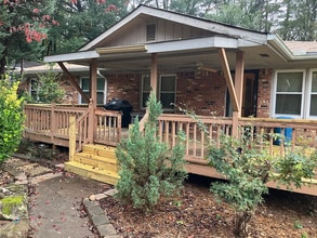 Room in Duplex on Vonda Ln SW in Mableton, GA - Foto de edificio - Building Photo