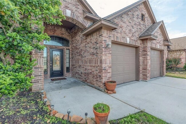 property at 14333 S Summerchase Cir