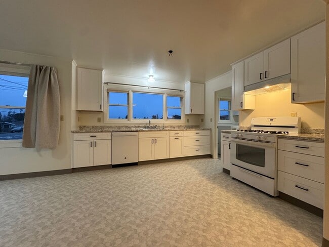 3030 Park St in Eureka, CA - Building Photo - Building Photo