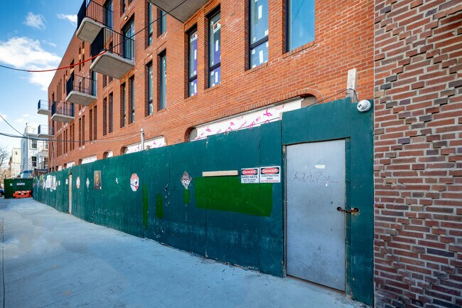 150 Noll St in Brooklyn, NY - Building Photo - Building Photo