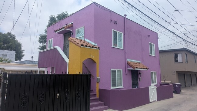 1019 N Virginia Ct