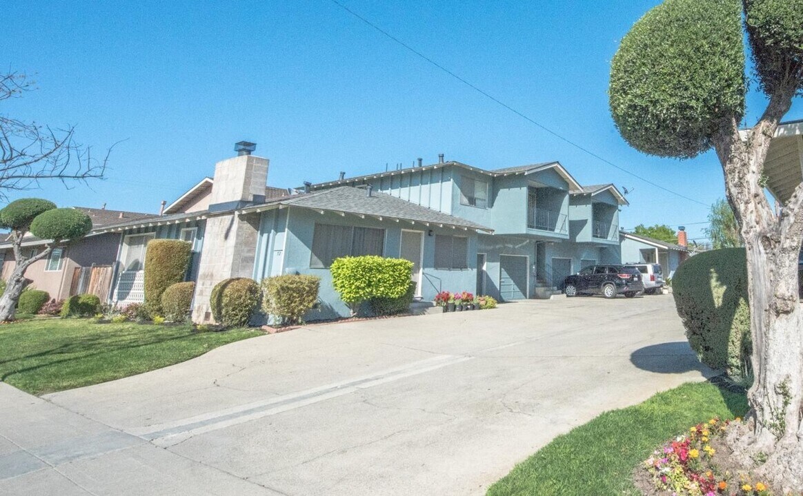 72 Kim Louise Dr, Unit Unit 1 in Campbell, CA - Building Photo