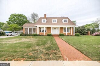 62 Indian Springs Dr in Forsyth, GA - Building Photo - Building Photo