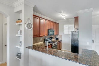 903 Charo Pky, Unit 832 in Davenport, FL - Foto de edificio - Building Photo