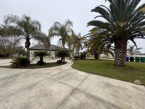 5553 Bussell Rd in Bakersfield, CA - Building Photo - Building Photo