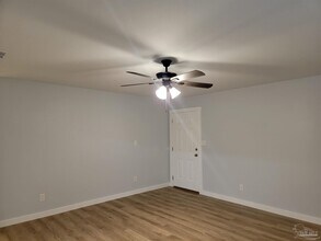 7911 Deborah Dr in Pensacola, FL - Building Photo - Building Photo