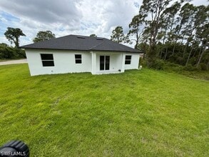 723 Epps Brown St E in Lehigh Acres, FL - Foto de edificio - Building Photo
