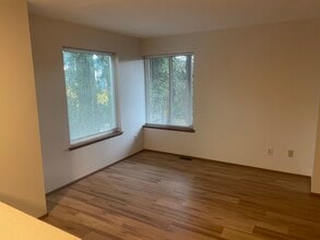 9741 Woodlawn Ave N, Unit A in Seattle, WA - Building Photo - Building Photo