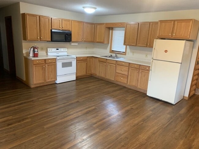 1504 Oakridge Rd SW in Pillager, MN - Building Photo - Building Photo